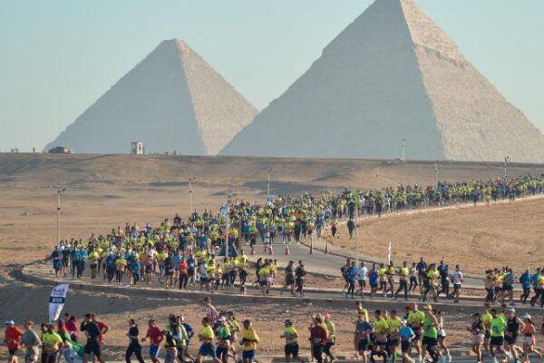 Polmaratón okolo pyramíd